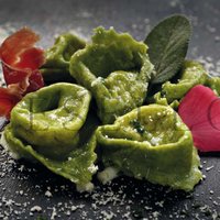 CAPPELLETTONI AL PROSCIUTTO CRUDO IN SFOGLIA VERDE  -  CAPPELLETTONI WITH CURED HAM IN SPINACH-GREEN SFOGLIA Featured Image