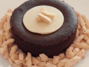 VEGAN CHOCOLATE SOUFFLÉ Featured Image