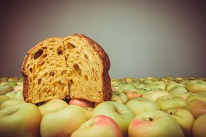 Panettone alla mela zitella Featured Image