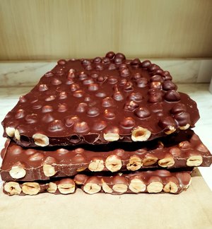 Cioccolato Fondente /Latte con Nocciole Featured Image