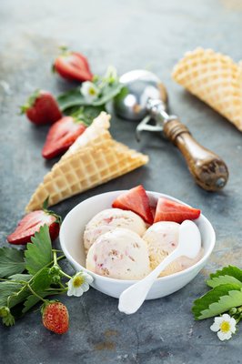 Plant-Based Strawberry Oat Milk Frozen Dessert Featured Image